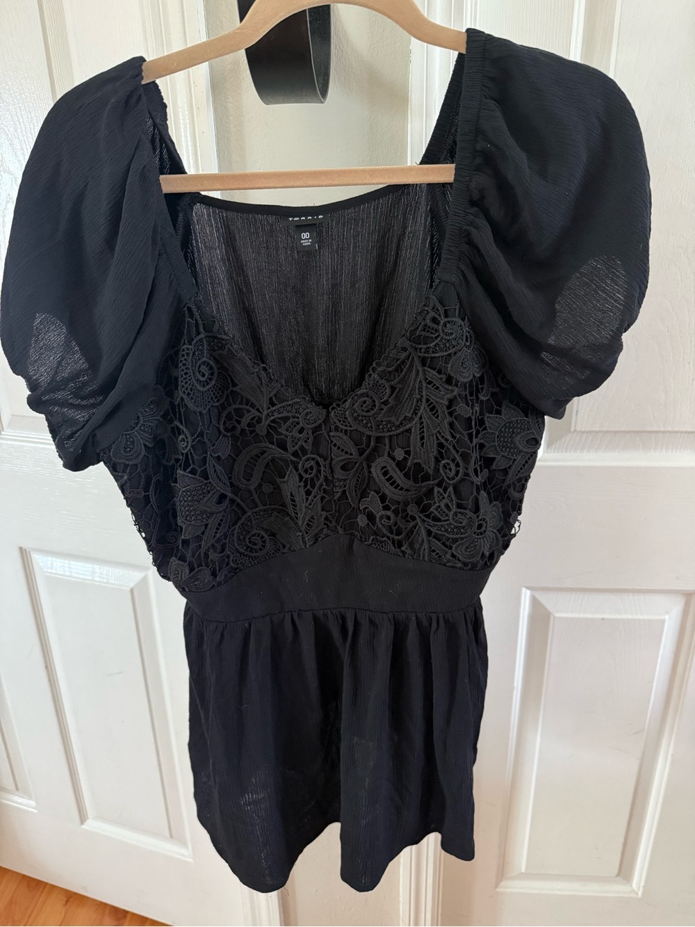 torrid Black Lace & Puff Sleeve Peplum Top